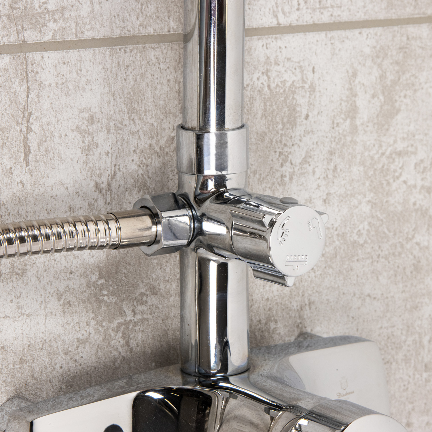 Смеситель д/ванны со стойкой для душа + ручной и тропич. душ Diadonna D80-335122 *1/4