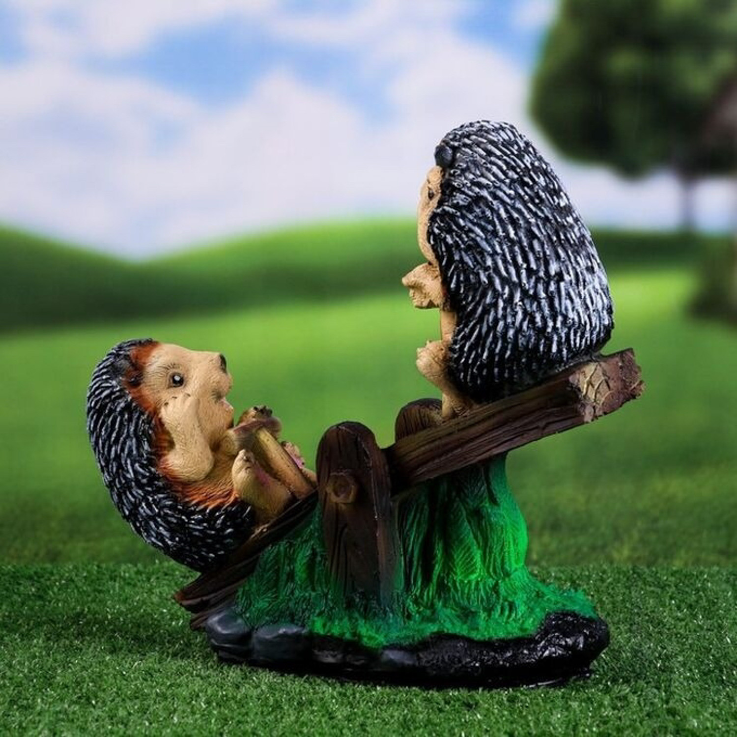 Садовая фигура "Ежи на качелях" 32х15х30см 9438632