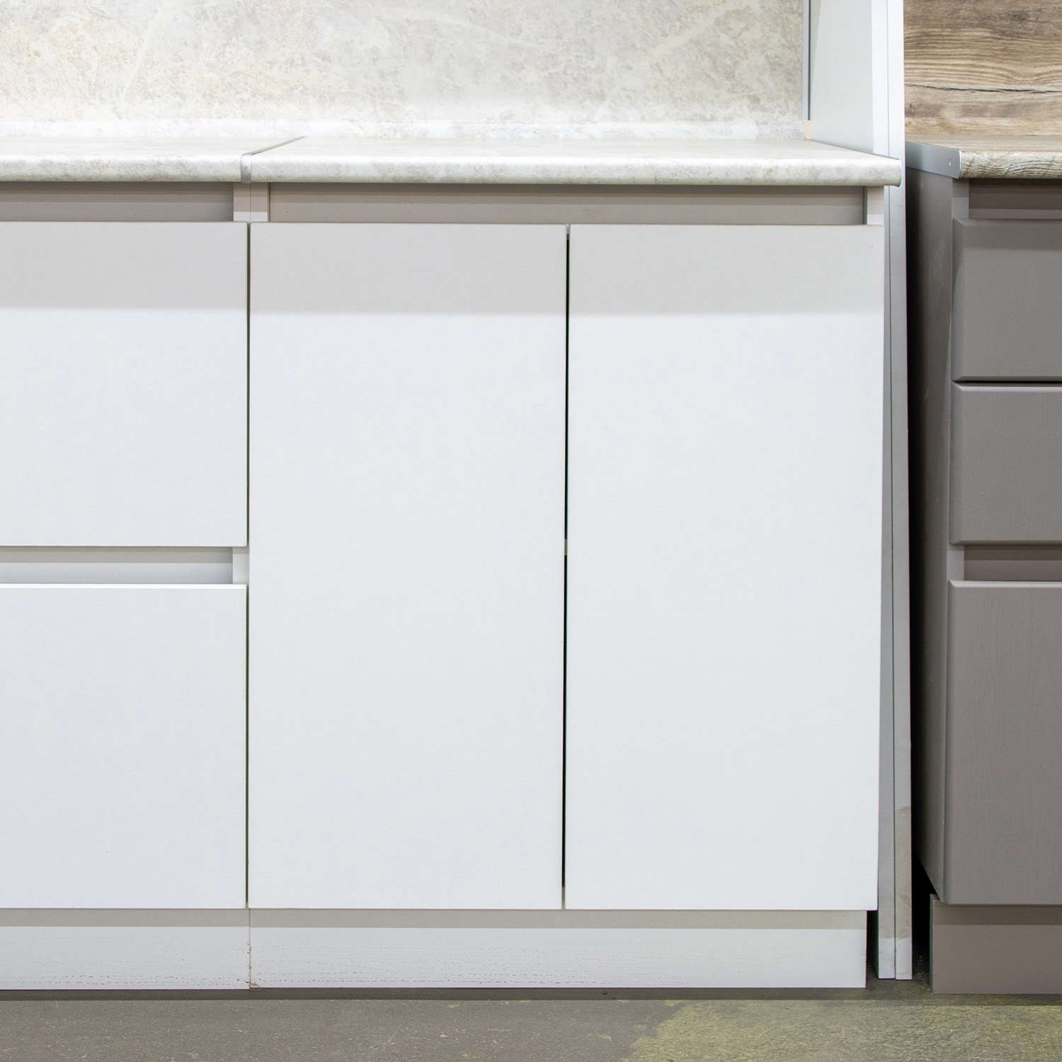 Шкаф напольный 600х850х600 мм BROZEX-WOOD Стиль, с двумя дверцами, белый