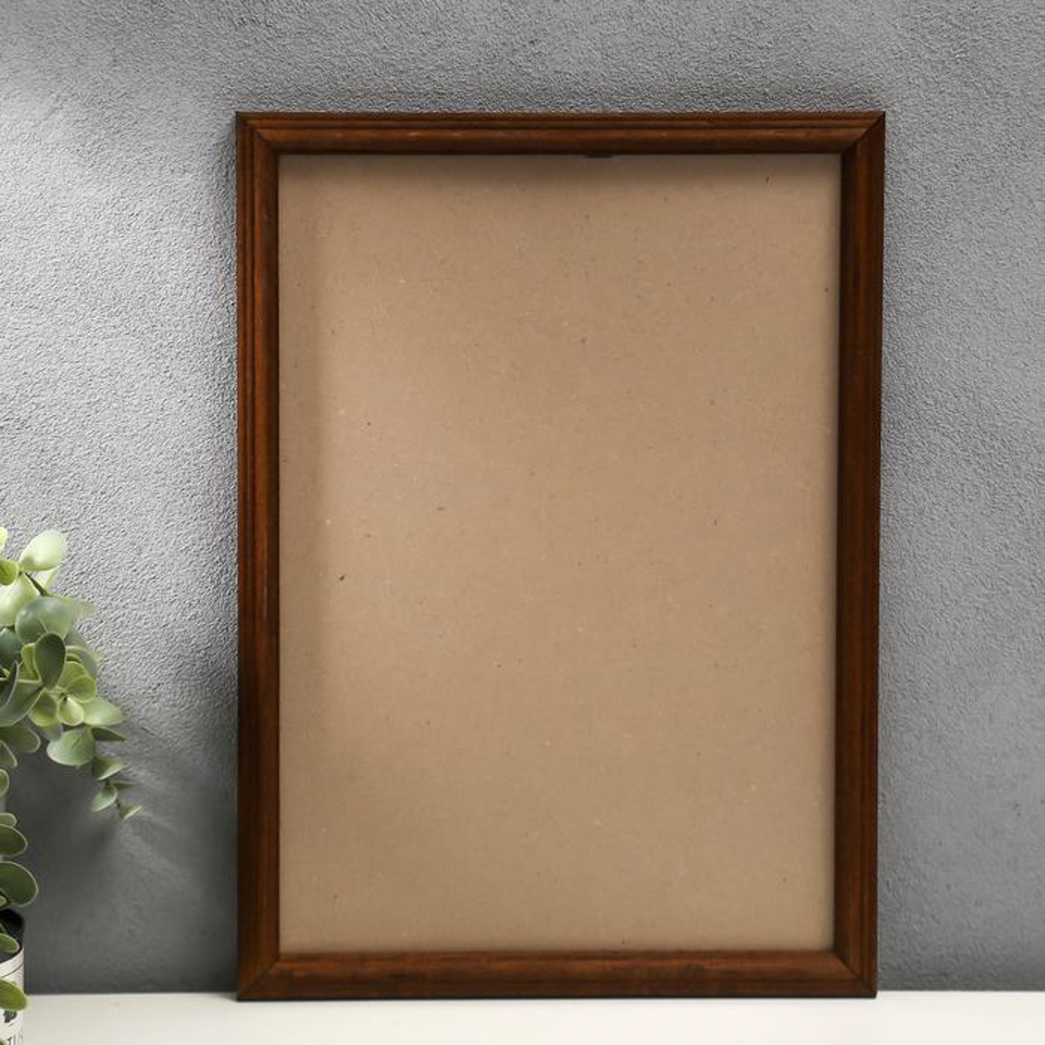 Фоторамка дерево 25х35 см орех (пластиковый экран) 4372291