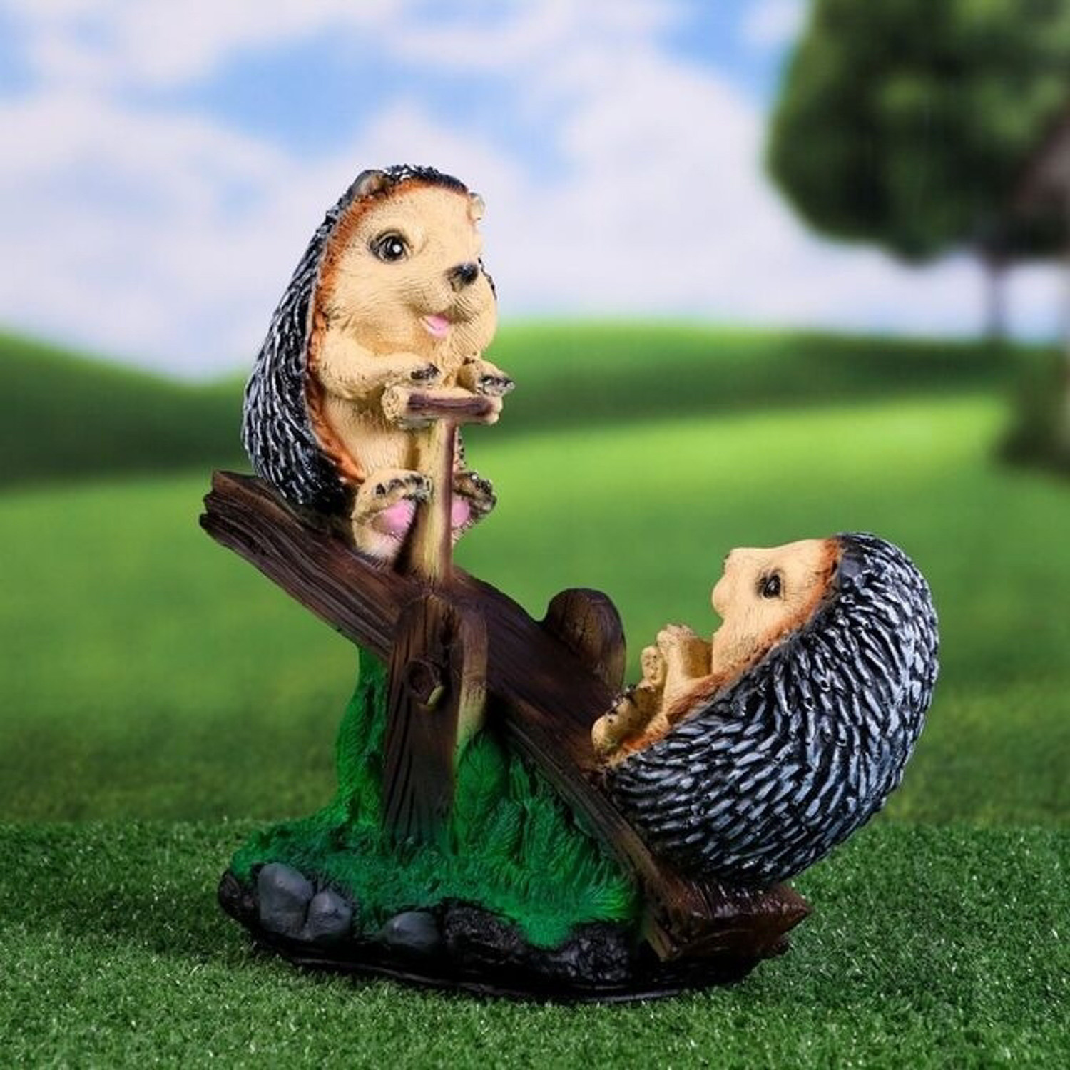 Садовая фигура "Ежи на качелях" 32х15х30см 9438632