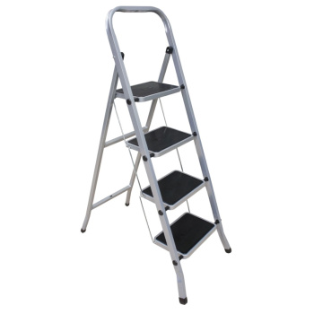 Стремянка стальная 4 ступени, выс.верхн. пл.0,9м, ШИРОКИЕ ступени "Class Plus" "Perilla" *1/4 Стремянка стальная 4 ступени, выс.верхн. пл.0,9м, ШИРОКИЕ ступени "Class Plus" "Perilla" *1/4