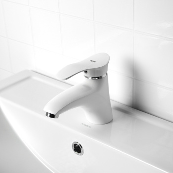 Смеситель для умывальника Potato P1001-7, короткий излив, рычажный