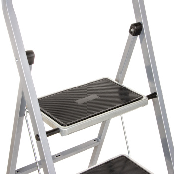 Стремянка стальная 4 ступени, выс.верхн. пл.0,9м, ШИРОКИЕ ступени "Class Plus" "Perilla" *1/4 Стремянка стальная 4 ступени, выс.верхн. пл.0,9м, ШИРОКИЕ ступени "Class Plus" "Perilla" *1/4