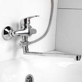 Смеситель для ванны Roegen RC110B, длинный излив, однорычажный Смеситель для ванны Roegen RC110B, длинный излив, однорычажный