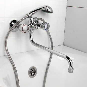 Смеситель для ванны Roegen RR120A, длинный излив, двухвентильный Смеситель для ванны Roegen RR120A, длинный излив, двухвентильный